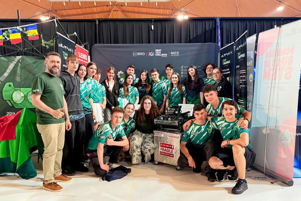 Mult succes echipei de robotică de la CNNG Câmpina la Europenele din Olanda! Vineri intră în competiție