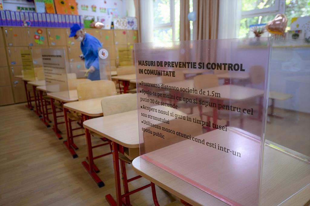 Școlile din Câmpina vor transmite Primăriei o situație a necesarului de materiale de protecție pentru începerea noului an școlar