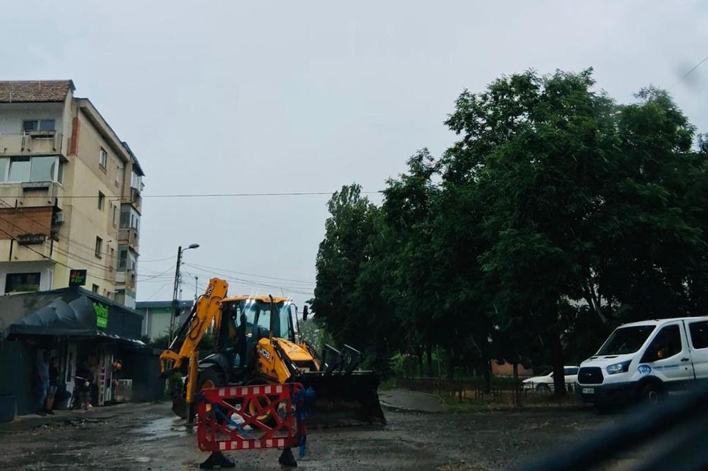 Intervenție HidroPrahova pe Strada Orizontului din Câmpina. Apa va fi oprită până la ora 20.30