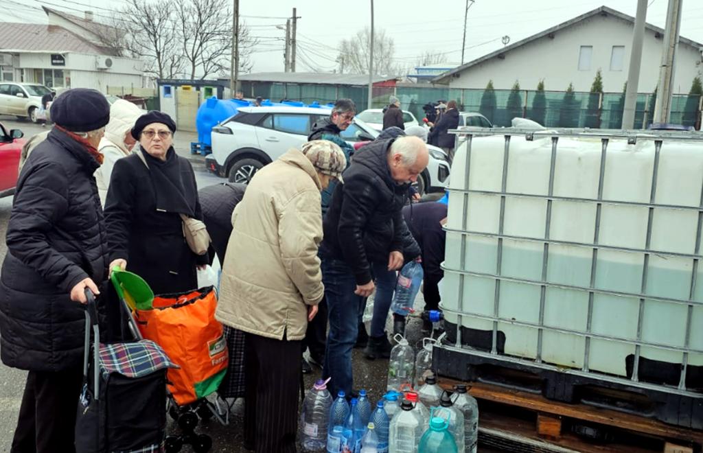 Atenție! Se interzice consumul apei din containere și bazine! Apa va fi folosită doar în scopuri menajere