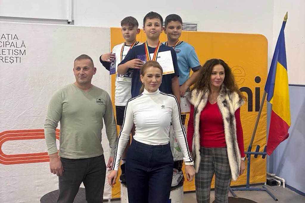 Medalii și recorduri personale pentru cei mai mici atleți câmpineni