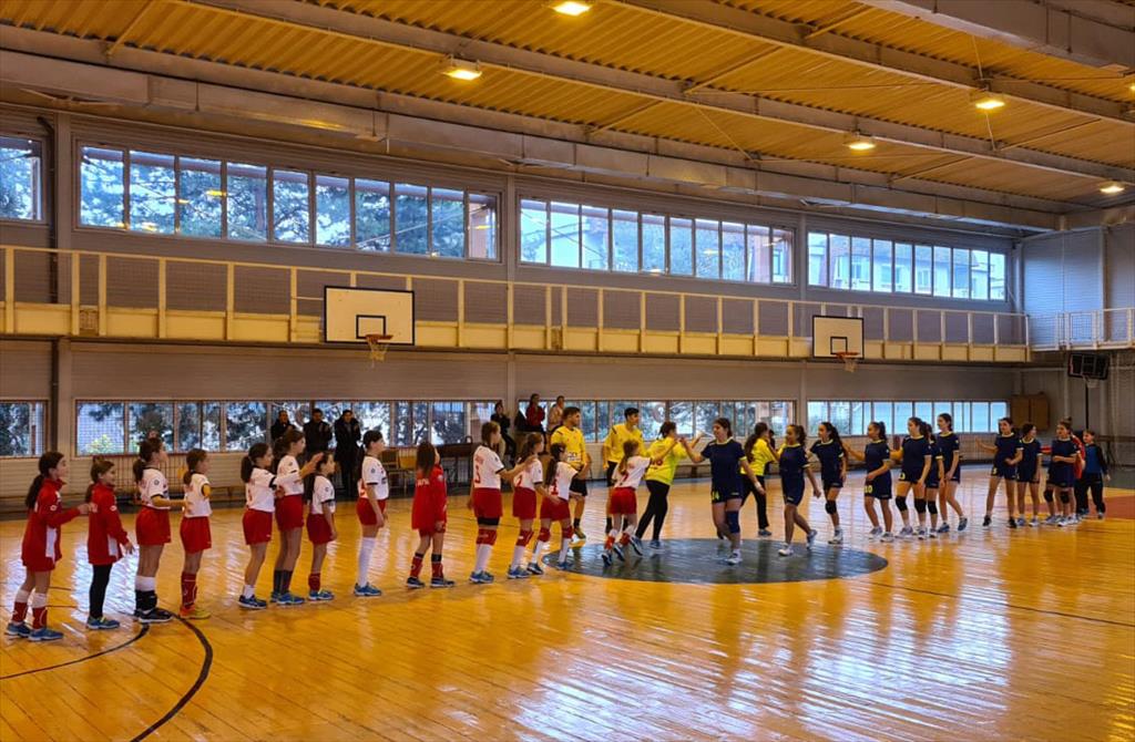 Handbal feminin, juniori III. CS Câmpina - Victoria Olteni 16-4