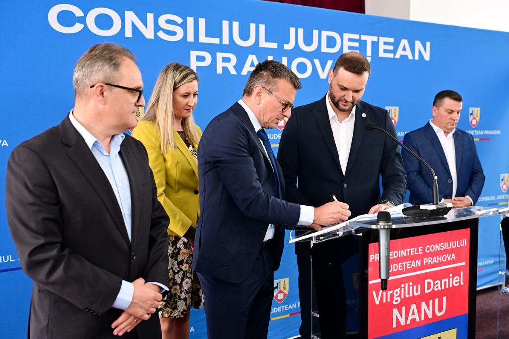 S-a semnat contractul pentru apă și canalizare la Provița de Jos, Provița de Sus și Adunați