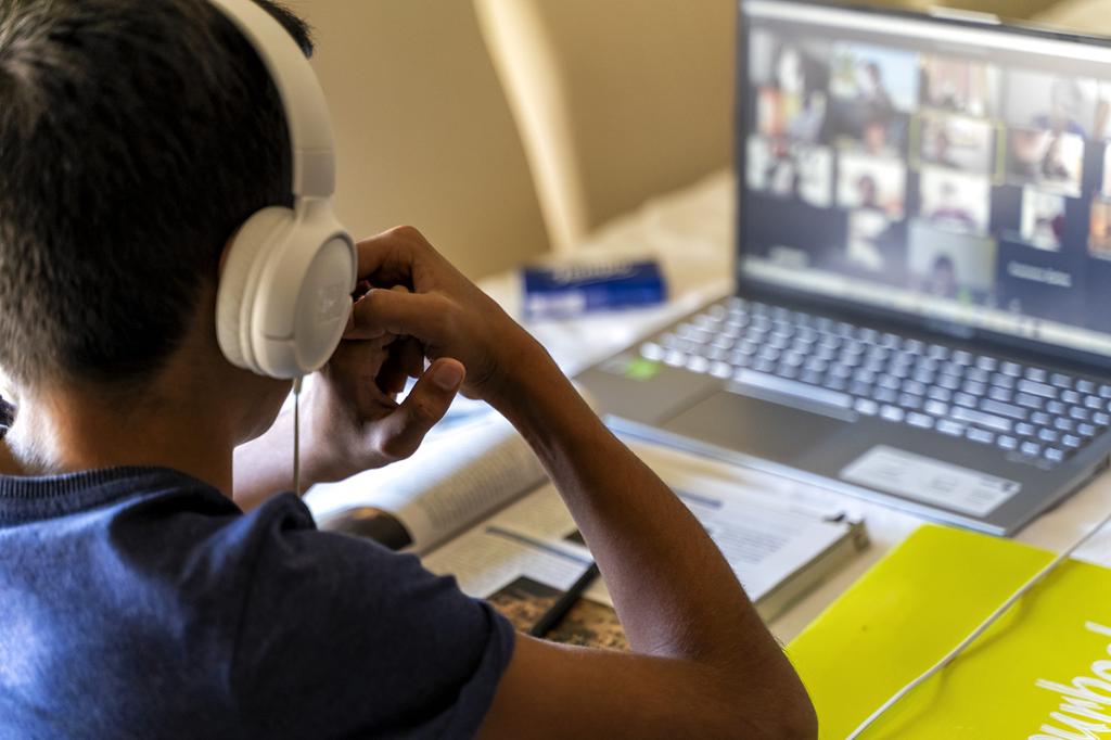 În perioada 2-5 decembrie, în școlile din cele 13 localități afectate de criza apei se va învăța în sistem online