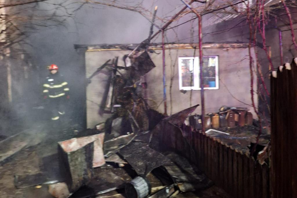 Incendiu puternic la Filipeștii de Pădure