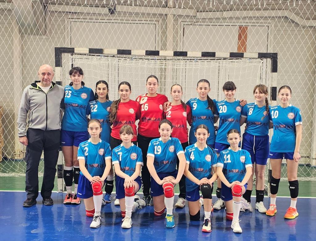 CS Câmpina va disputa sâmbătă primul meci din grupa semifinală la handbal feminin, juniori III