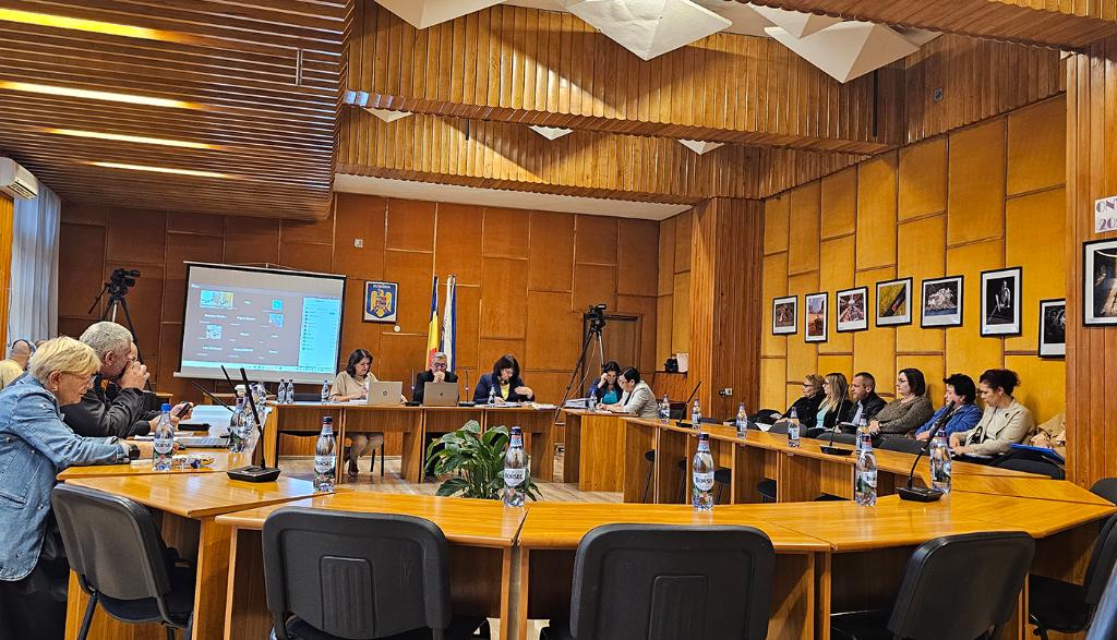 Situație incredibilă la ședința Consiliului Local Câmpina: doar patru consilieri în sală!