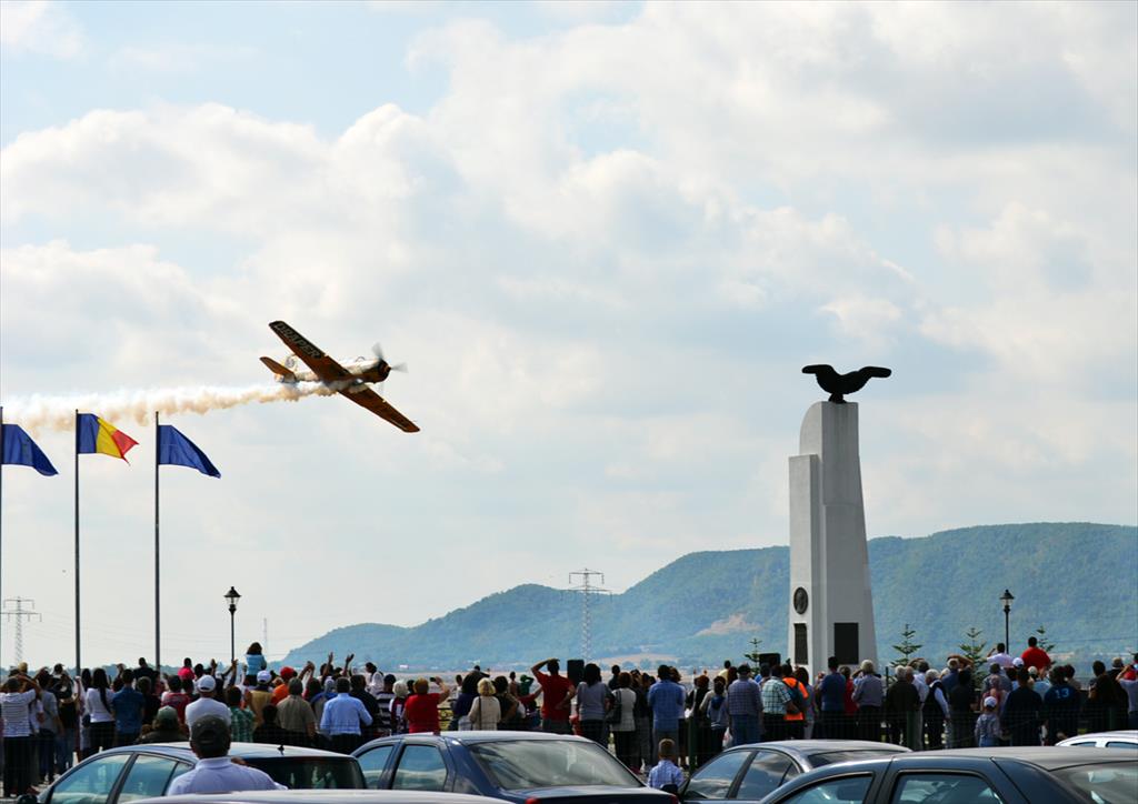 Spectacol aviatic, sâmbătă, la Bănești, în semn de omagiu adus lui Aurel Vlaicu