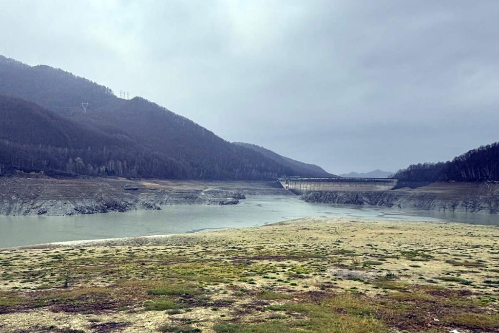 Din această noapte încep procedurile tehnice pentru repornirea hidroagregatelor Hidroelectrica de la baza Barajului Paltinu