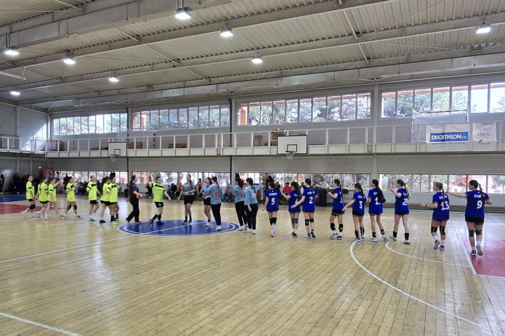 Handbal feminin, juniori sub 17 ani. ACS Lucian Bute Galați - CS Câmpina 45-27