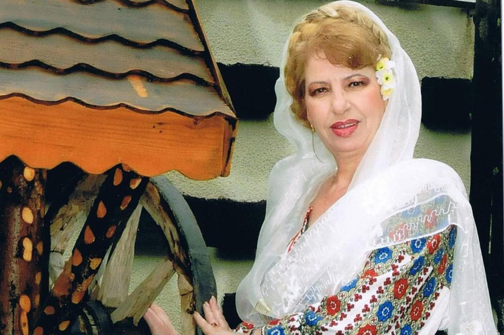 Scurt și la... subiect, cu solista de muzică populară Ofelia Hărănguș