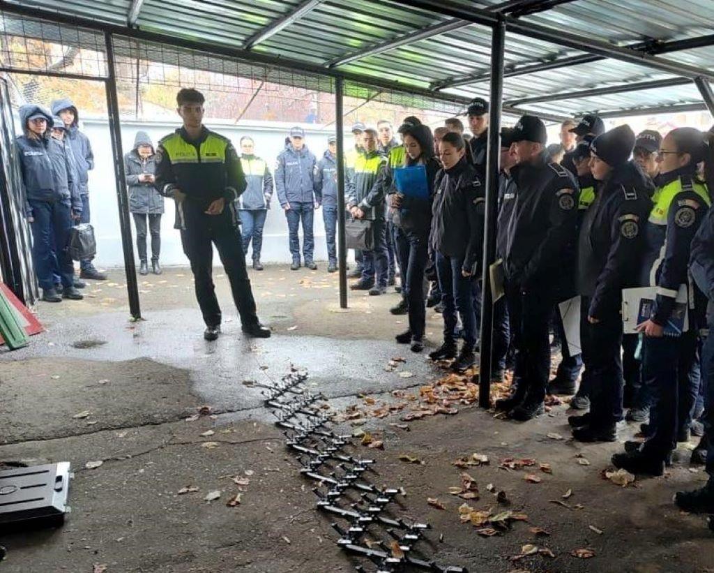Pregătire specială pentru absolvenții Școlii de Poliție Câmpina, repartizați în Prahova