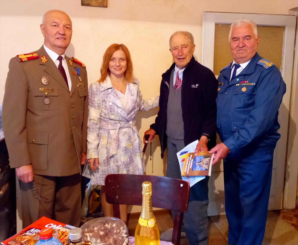Singurul veteran de război din Câmpina, Gheorghe Enache, bucuros de oaspeți de Ziua Veteranilor