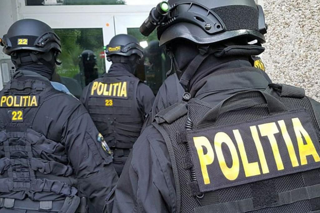 Șapte mandate de percheziție domiciliară în Prahova pentru o tâlhărie cu un prejudiciu de... 500 lei
