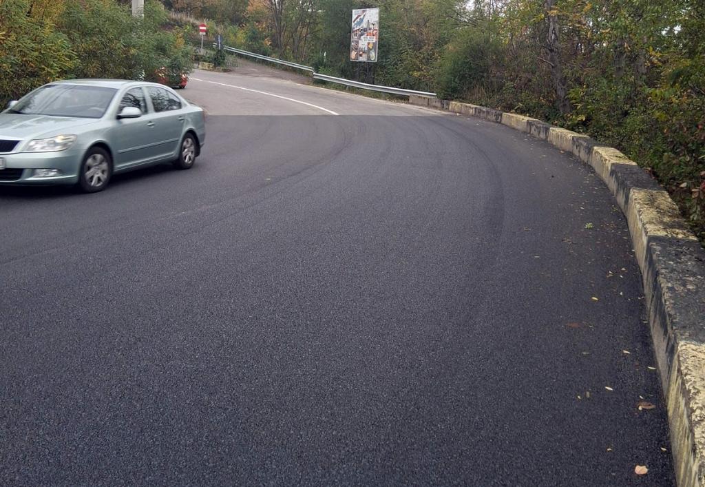 Bulevardul Carol I din Câmpina, reparat provizoriu în zona alunecărilor de teren de la ieșirea spre Cornu