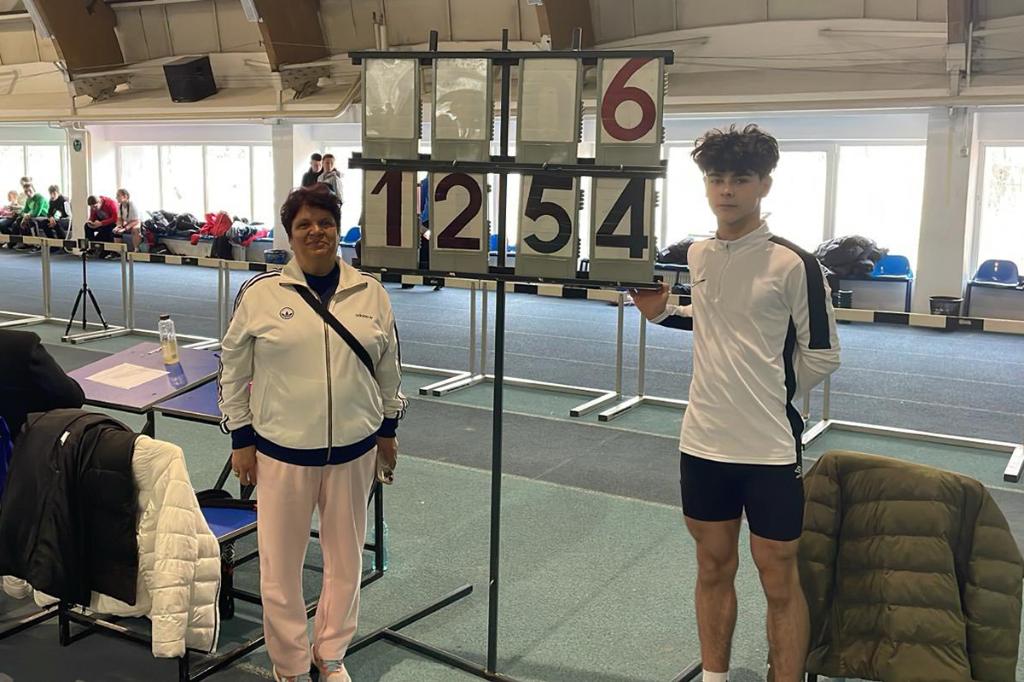 David Nicolau (CSS ”Istrati” Câmpina) a câștigat titlul național la triplusalt, la Naționalele sub 16 ani