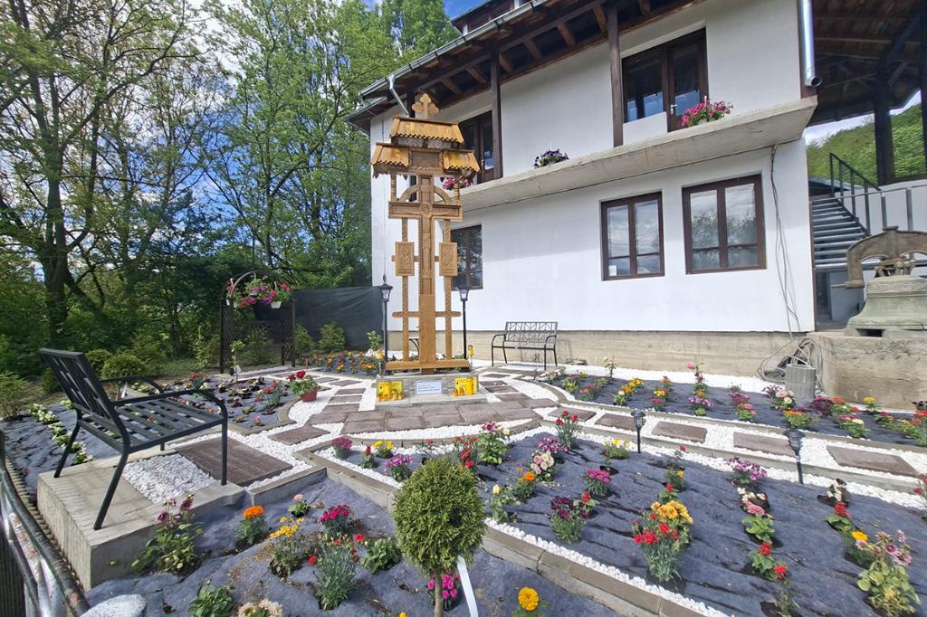 De Ziua Eroilor, la Provița de Sus a fost binecuvântată o nouă troiță