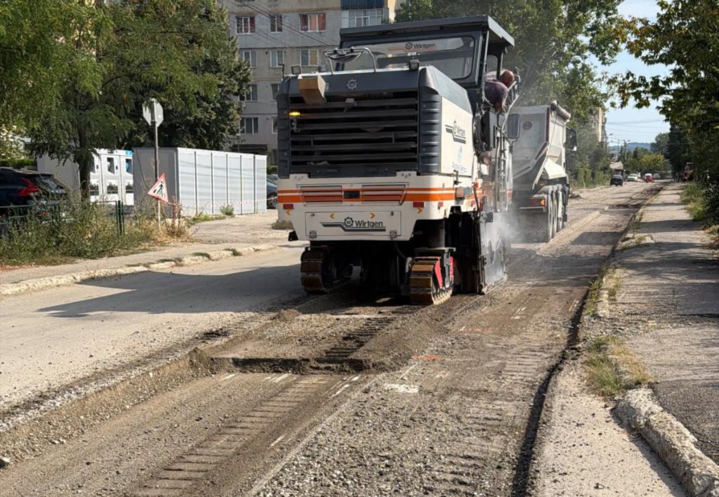 Primăria Câmpina a emis ordinul pentru începerea lucrărilor de asfaltare pe Strada Orizontului