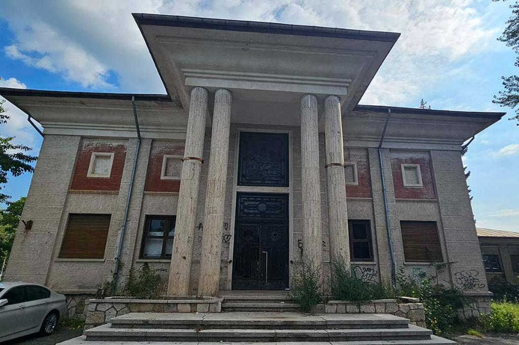 Fostul conac Hernia, din Câmpina, de la 1880, între demolare și clasificare ca monument istoric