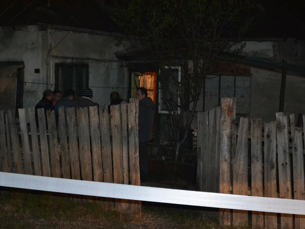 Crimă la Poiana Câmpina. Un bărbat de 59 de ani a fost înjunghiat mortal în propria locuinţă