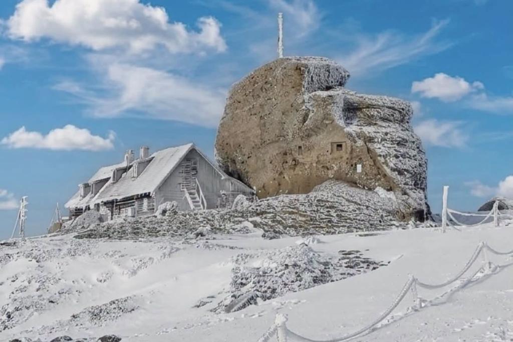 Salvamont Prahova a anunțat închiderea tuturor traselor montane de altitudine din cauza condițiilor meteo