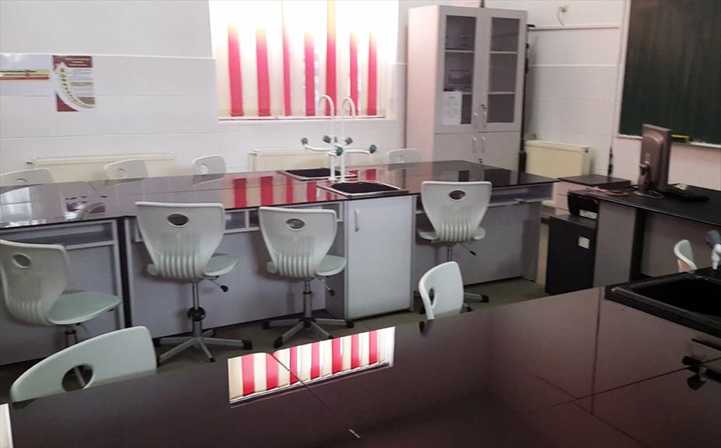 Colegiul Tehnic Forestier din Câmpina are cel mai modern laborator de chimie din județ