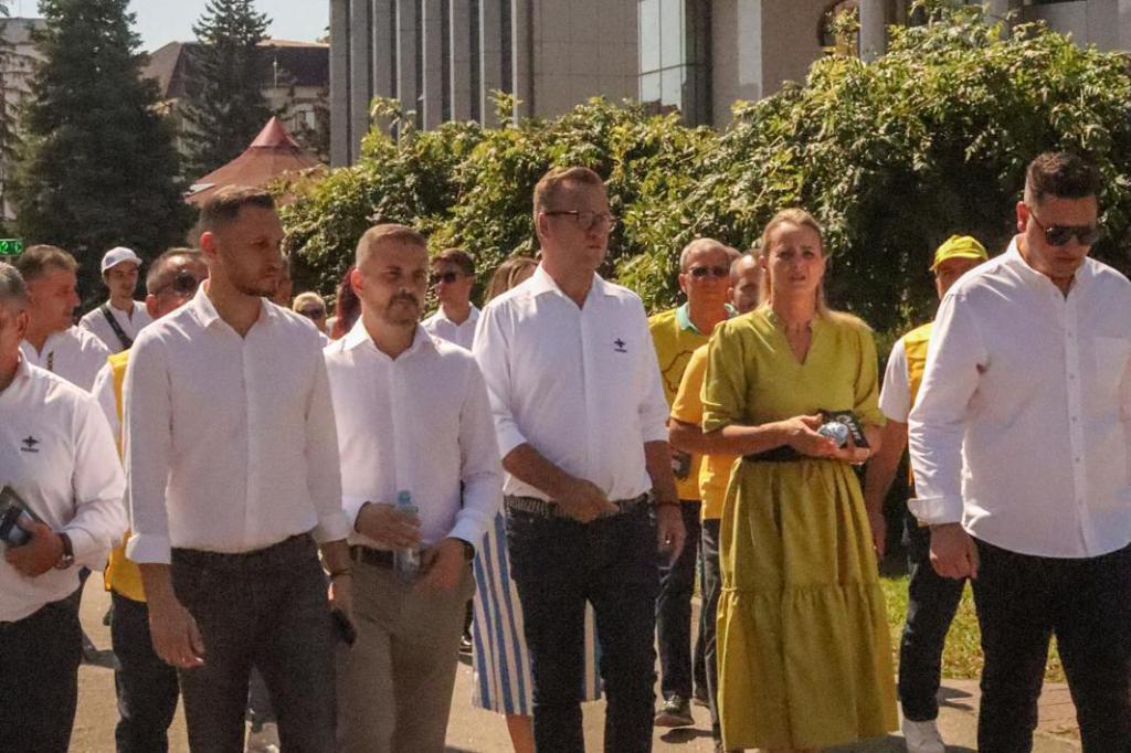 La Câmpina continuă campania „AUR te aude”