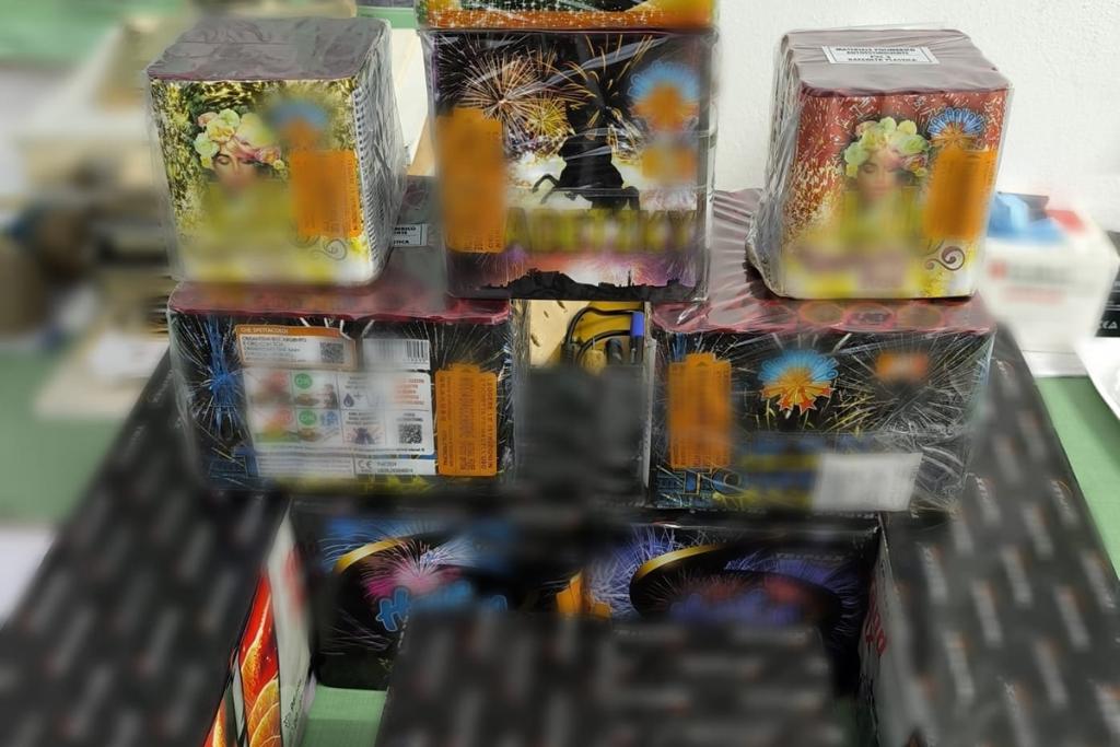 În Prahova, dosar penal pentru deținerea fără drept a 24 kg de articole pirotehnice