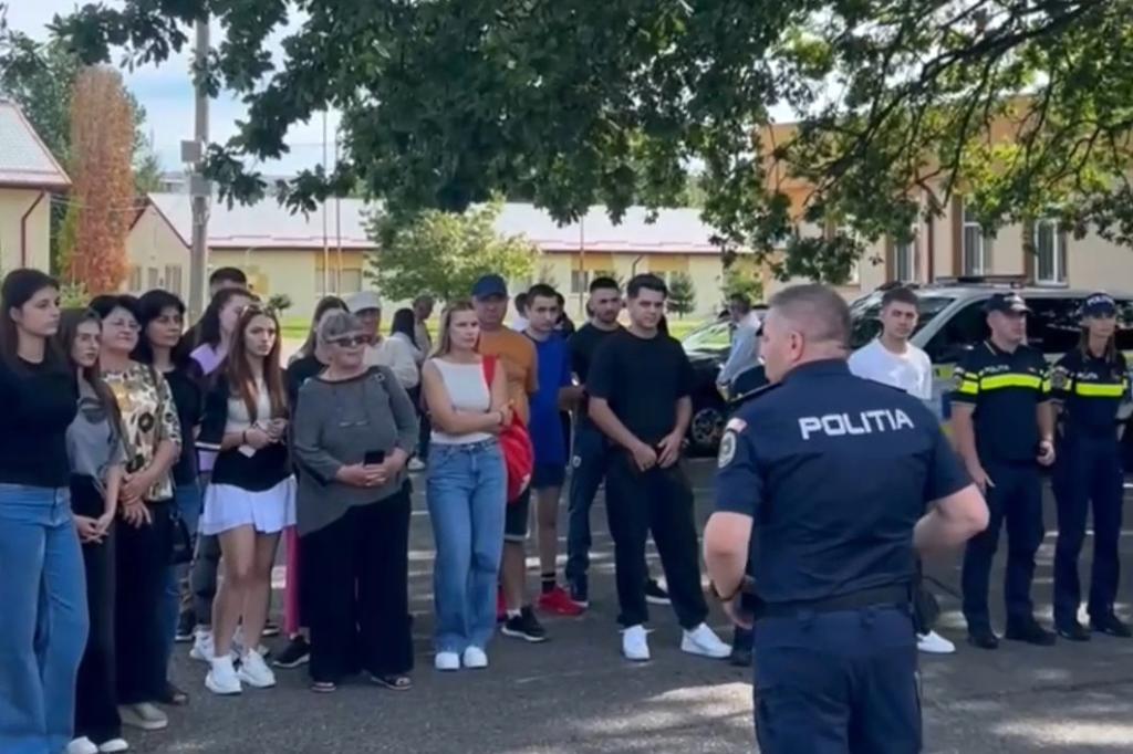 Peste 200 persoane au venit la Ziua porților deschise la Școala de Poliție „Vasile Lascăr“ Câmpina