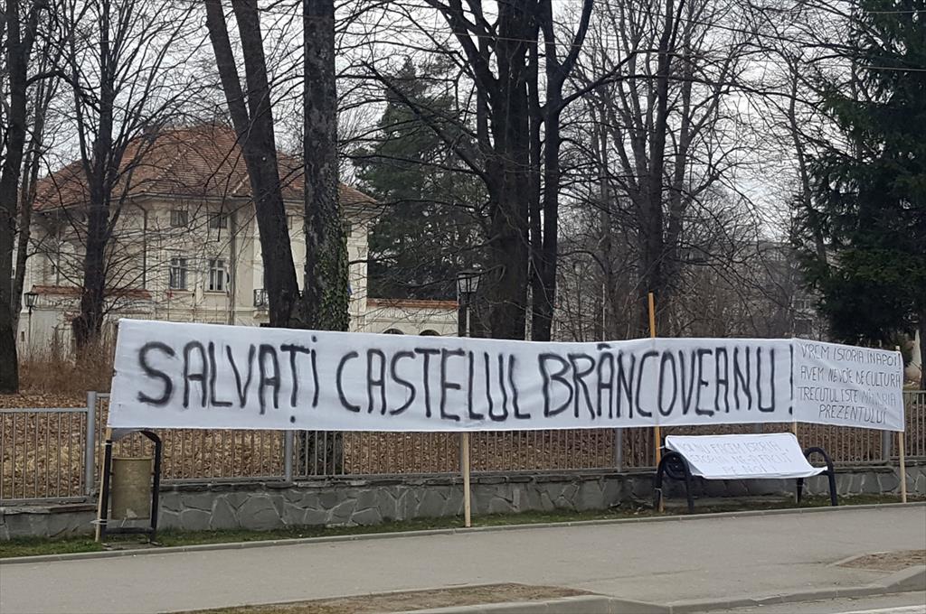 Nimeni nu vrea demolarea Castelului Brâncoveanu din Breaza. Și totuși...