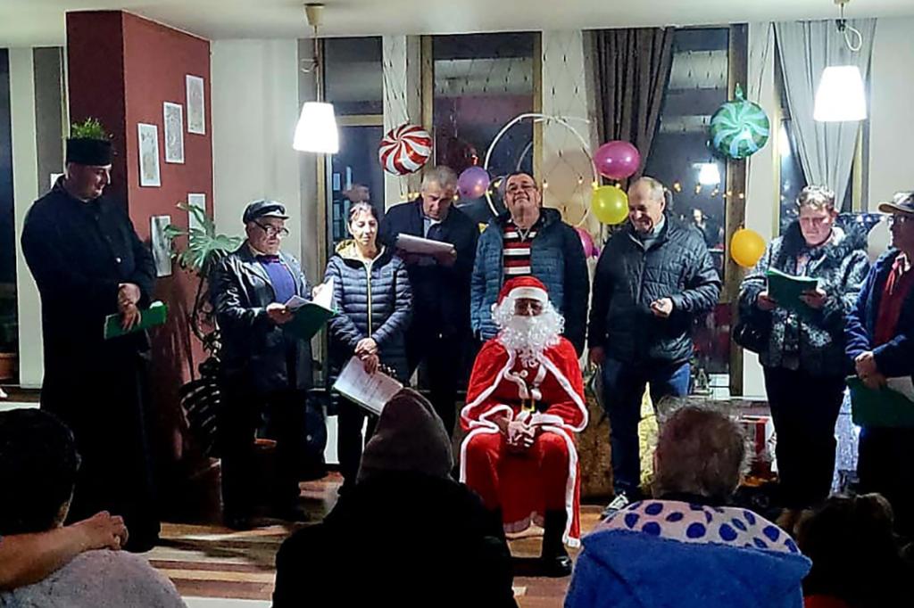 Membrii Consiliului Parohial din Provița de Sus au colindat la