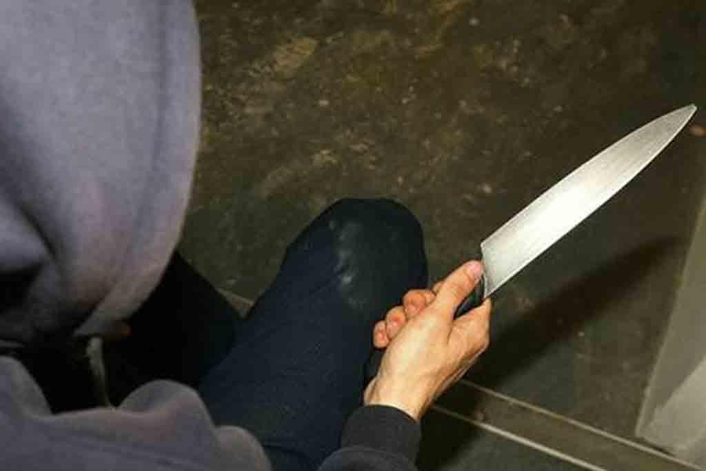 În Prahova, un tânăr a rănit cu un cuțit un bărbat. A fost arestat preventiv