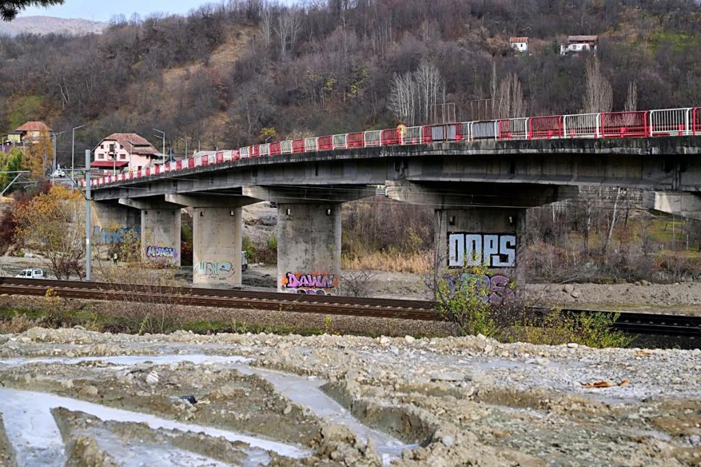 Au început lucrările la podul de la Breaza. Traficul din DN1 către Breaza este deviat pe o rută ocolitoare