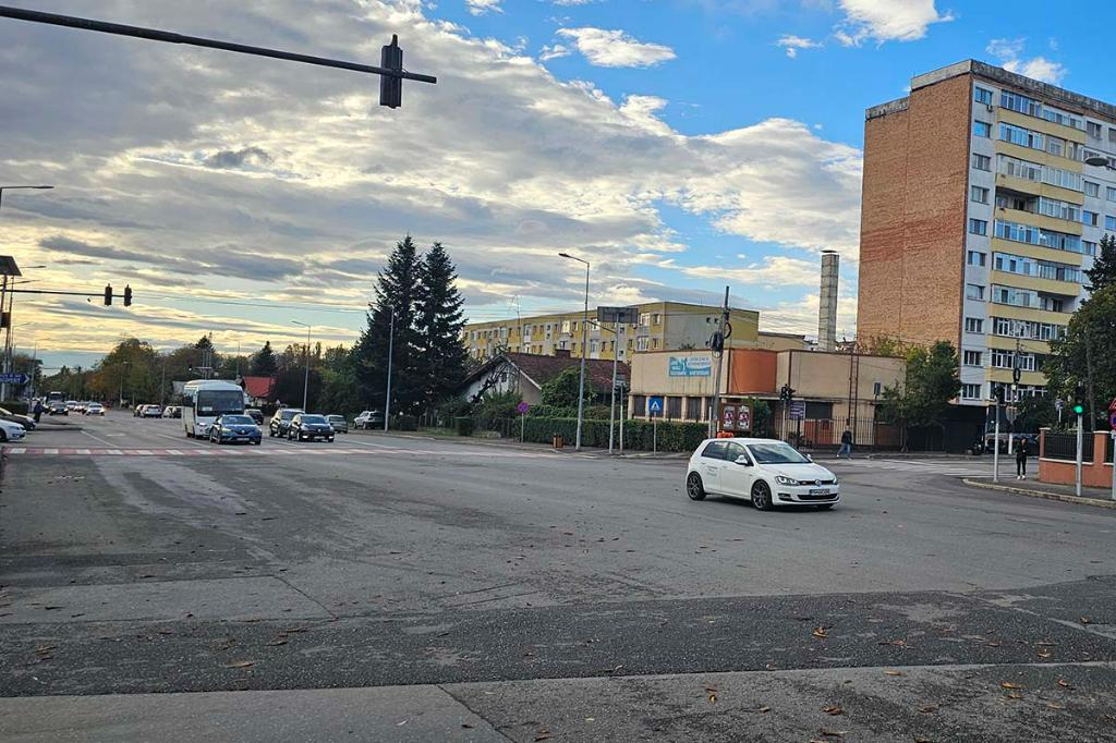 Lucrări de frezare și asfaltare în mai multe zone ale Câmpinei