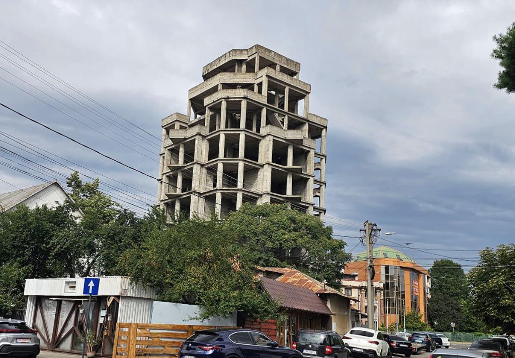 Câmpina este mai aproape ca oricând să scape de “turnul înclinat”