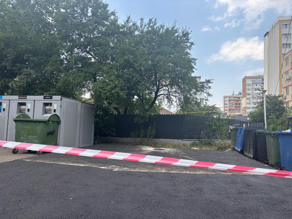 La Câmpina continuă refacerea platformelor de gunoi pentru amplasarea insulelor ecologice