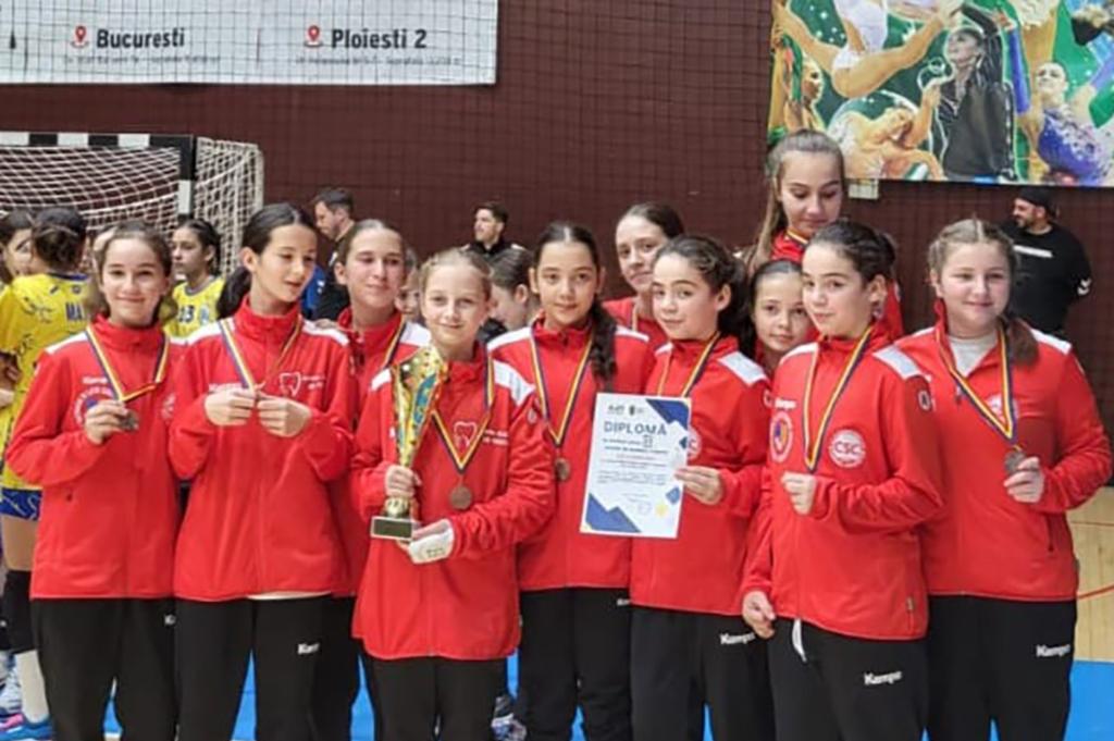 Echipa feminină de handbal juniori IV a CS Câmpina, locul al treilea la Cupa Prahova