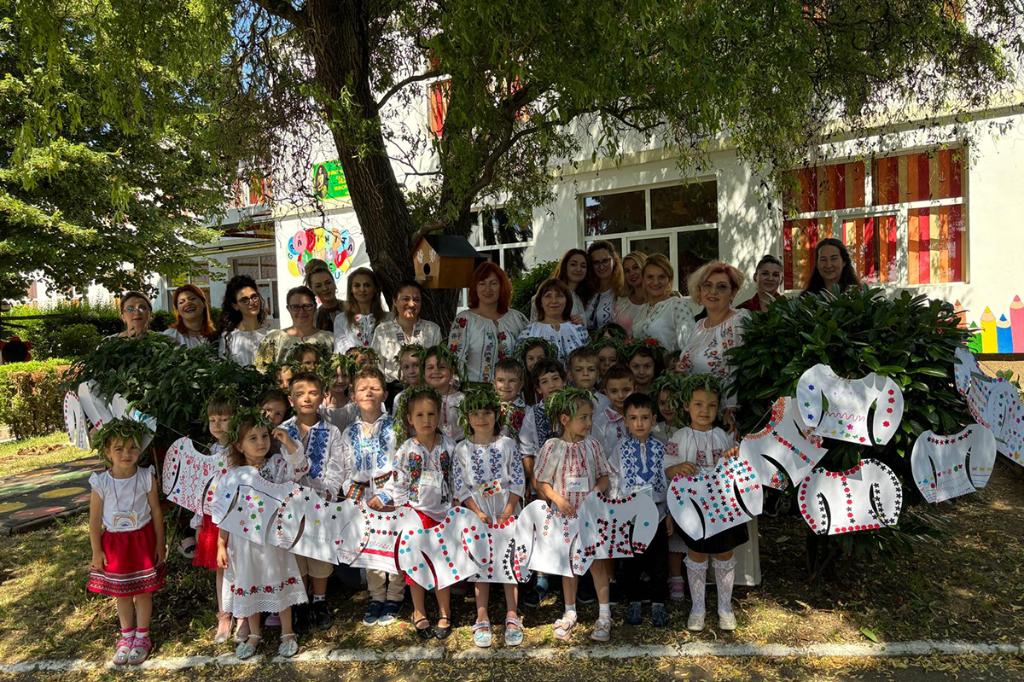 La Grădinița ”Iulia Hasdeu” Câmpina se derulează proiectul educațional ”Grădinița de vară - Vara în culori”