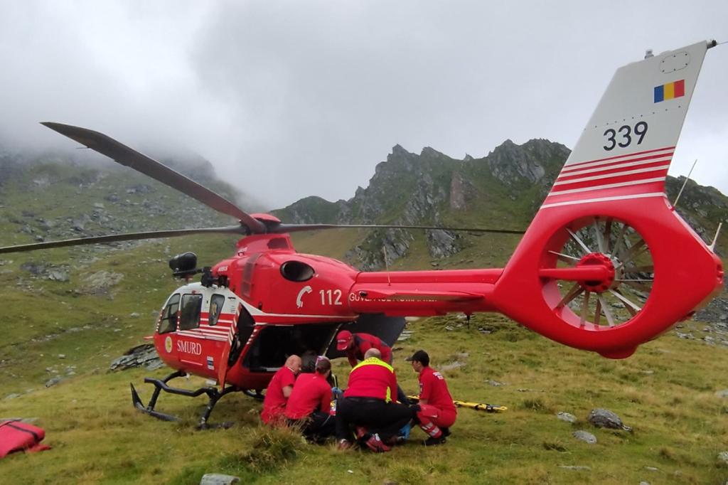 Intervenție dificilă pentru salvarea a doi alpiniști blocați în peretele Văii Albe din Bucegi