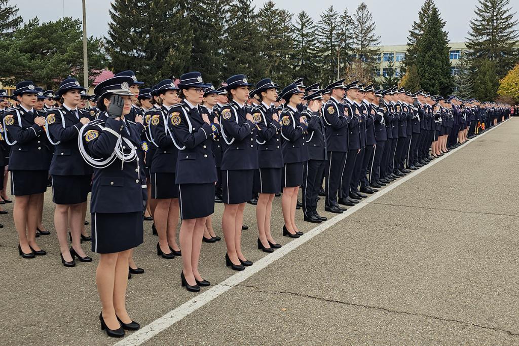 De joi, 11 decembrie, elevii Școlii de Poliție revin, pe serii, pentru o probă de trageri. Sâmbătă se va lua o decizie privind reluarea activității