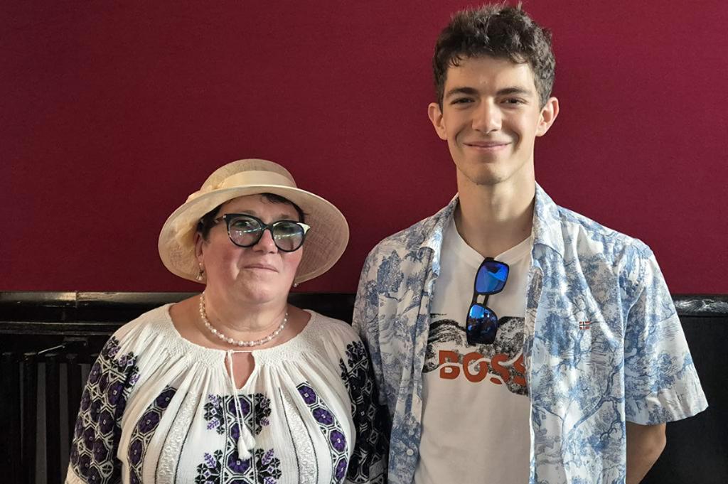David Pleșa, absolvent al CNNG Câmpina, a fost admis la patru facultăți de prestigiu din Marea Britanie. A ales London School of Economics and Political Science