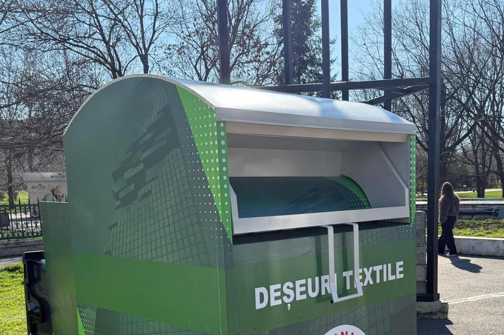 La Câmpina vor fi amplasate șapte containere pentru deșeuri textile