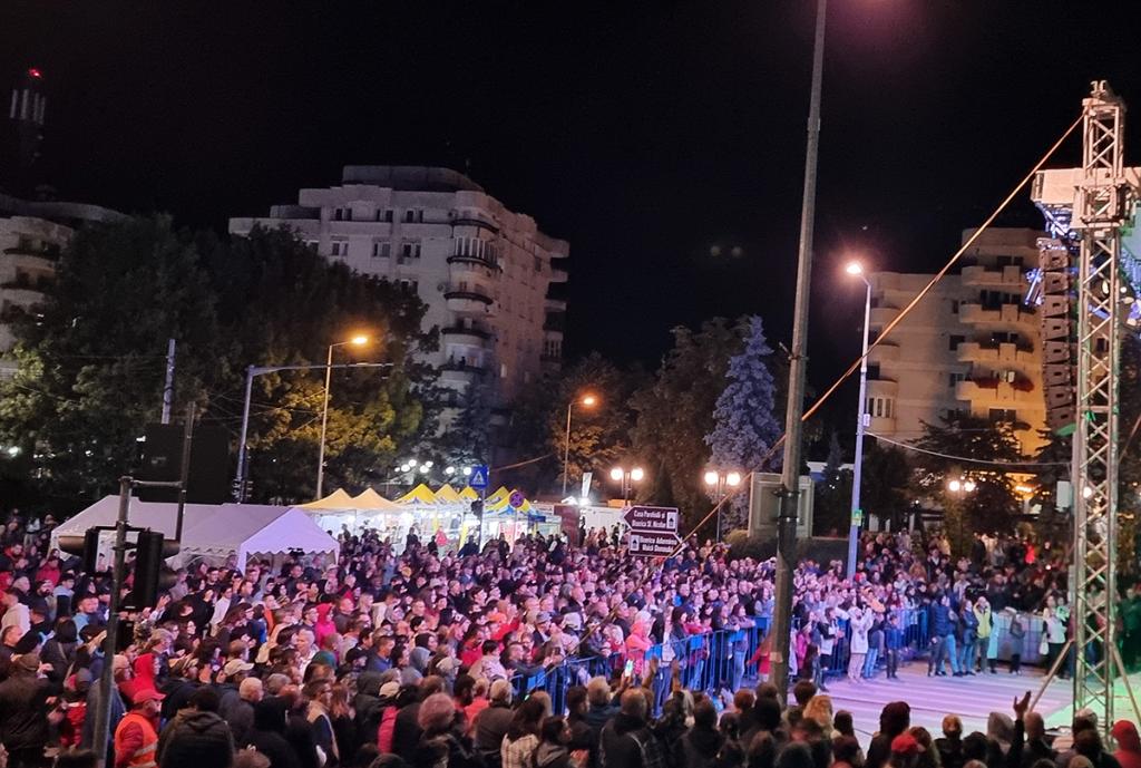 Serbările Toamnei Câmpina 2026. Iată cine va cânta în cele două seri ale festivalului