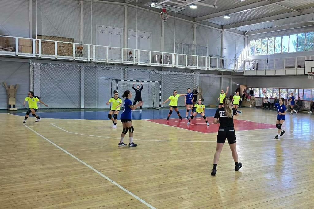 Handbal feminin, juniori sub 17 ani: CS Câmpina - CSS Galați 54-24