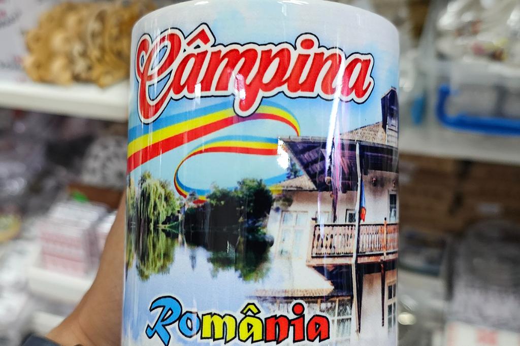 Căutați un suvenir cu Câmpina? Sau cu România? Găsiți la Magazinul INA din incinta Complexului Comercial Mercantis