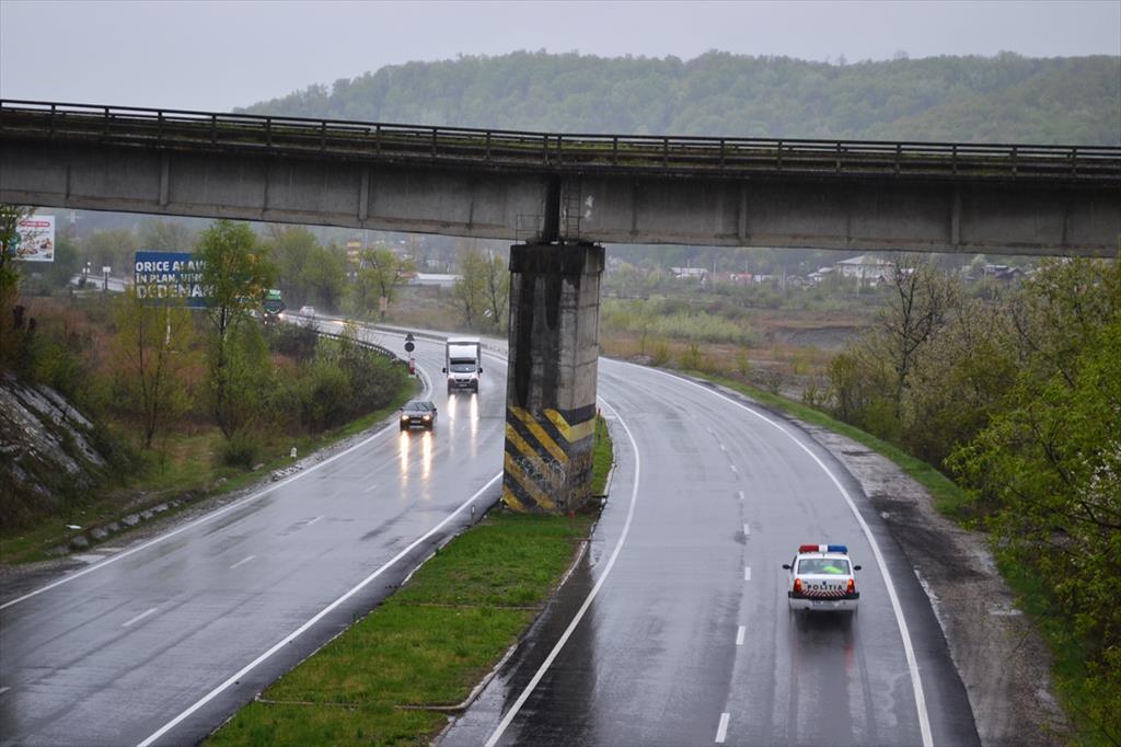 Marți, 19, și miercuri, 20 martie, se închide DN1 pentru demolarea podului feroviar. Tot traficul rutier sub 3,5 tone va fi deviat prin Câmpina