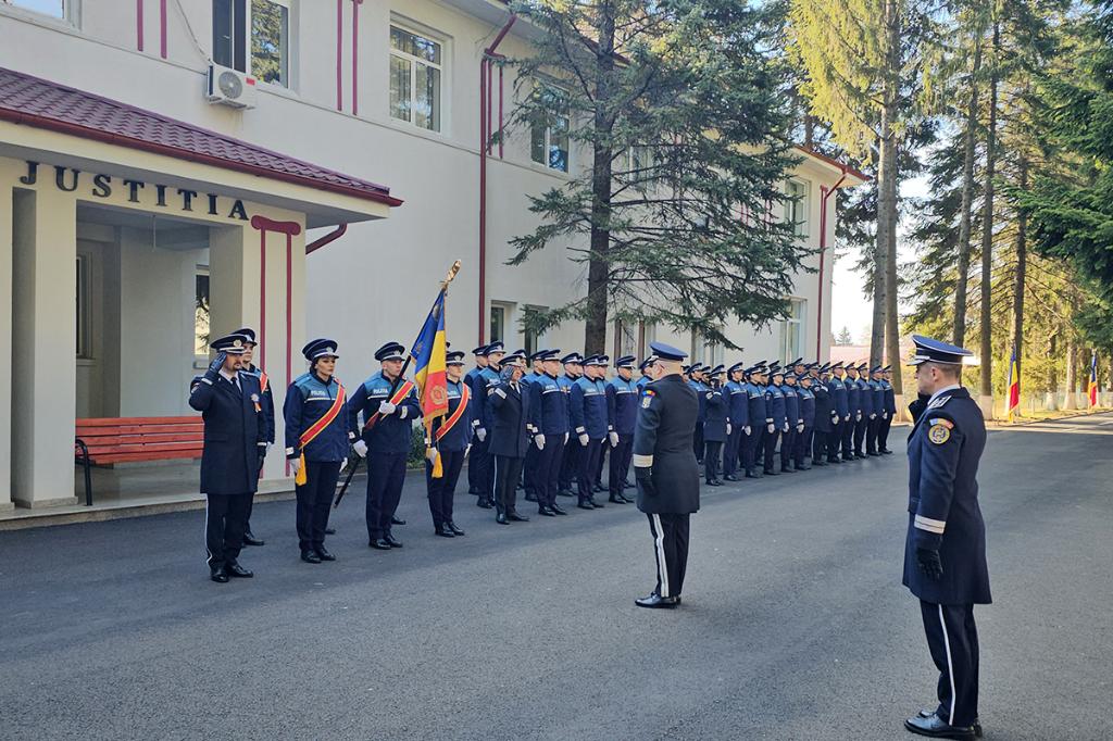 Elevii Școlii de Poliție ”Vasile Lascăr” Câmpina nu se întorc nici luni, 8 decembrie, la cursuri