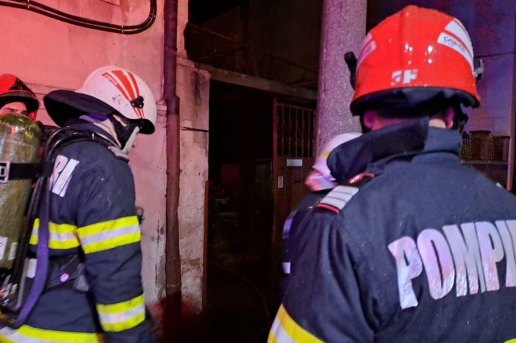 Incendiu la un bloc din comuna Florești. 58 persoane au fost evacuate!
