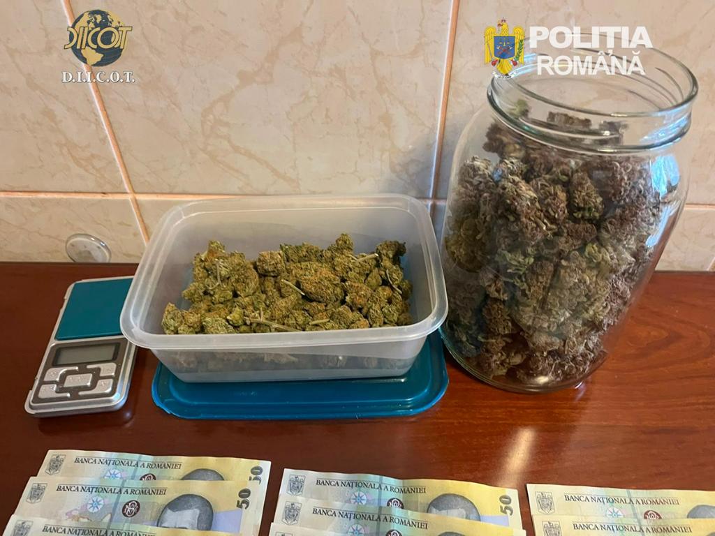 În Prahova, șapte persoane sunt cercetate pentru trafic de droguri de mare risc