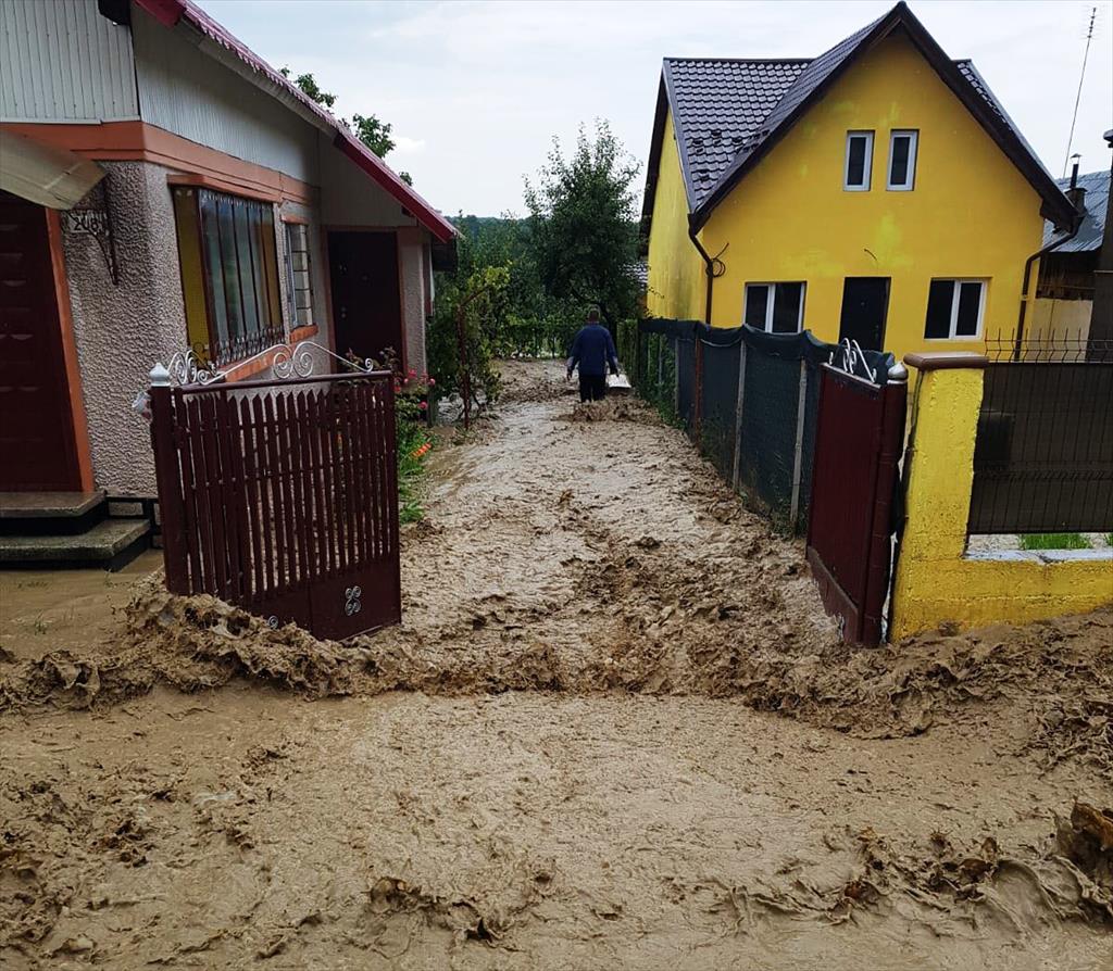 În această seară, la Bobolia și Pietrișu, în Poiana Câmpina...